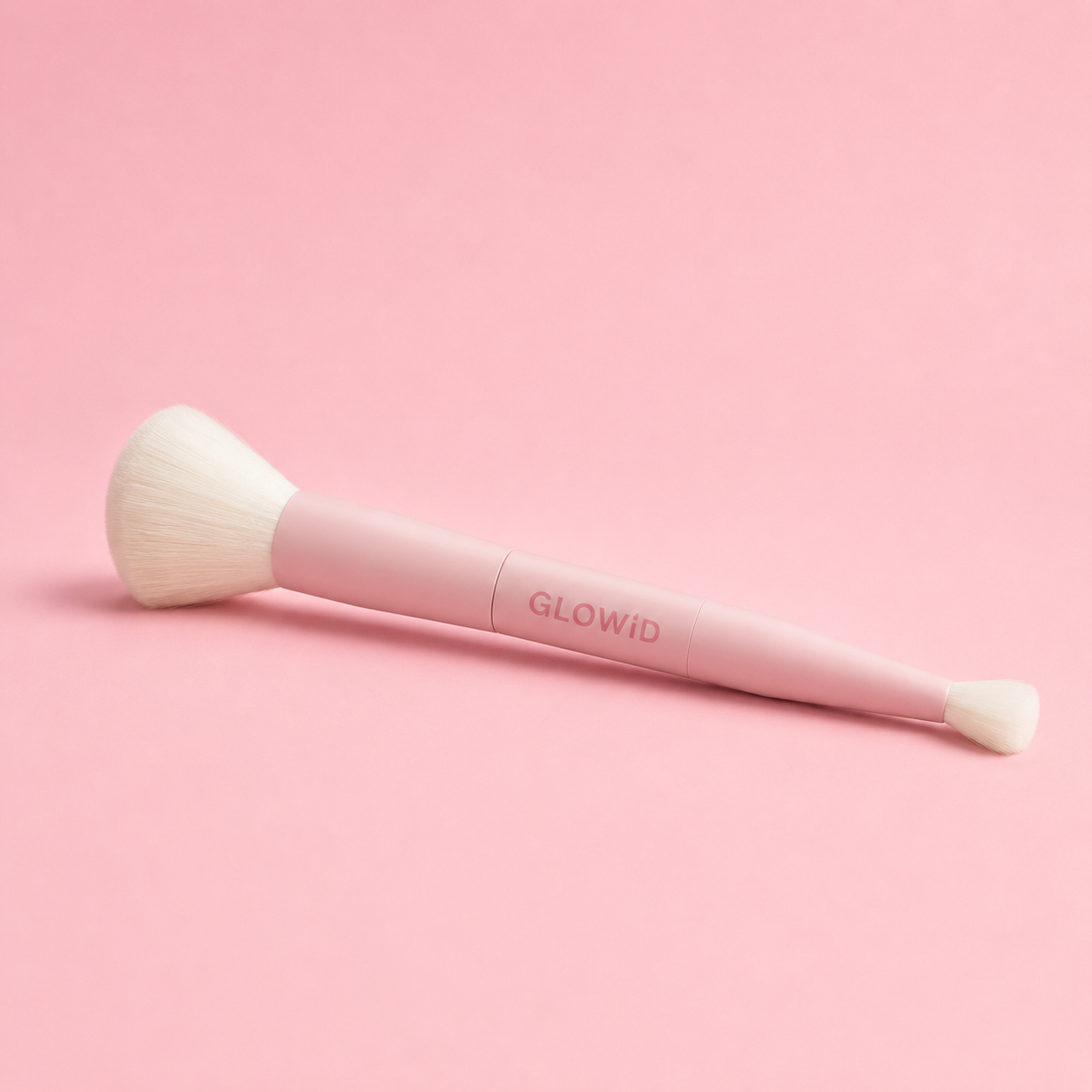 Free - Glow and Plump Blending Brush